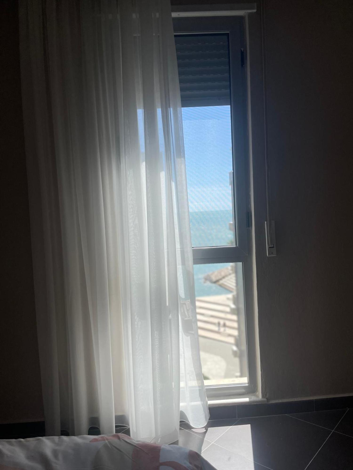 娜伊斯海滩酒店 Durrës 外观 照片